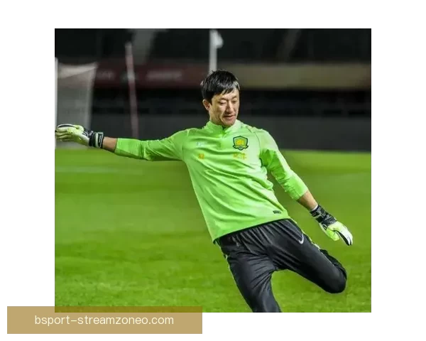 特雷-杨为新东家仅出战五场奇才宣布右股四头肌受伤暂未确定复出时间